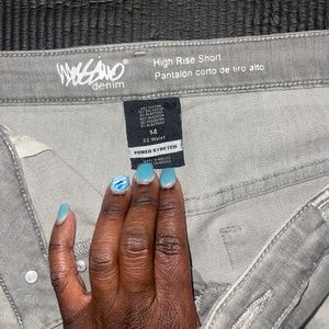 Gray wash short shorts